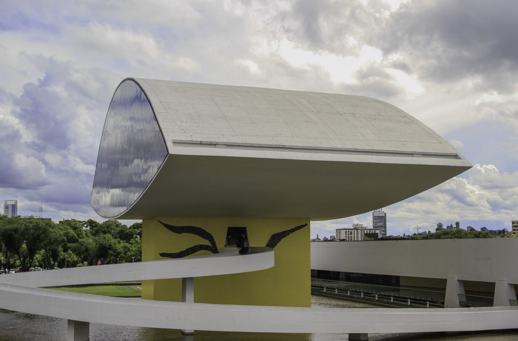 Fotos von Curitiba: das Museum Oscar Niemeyer