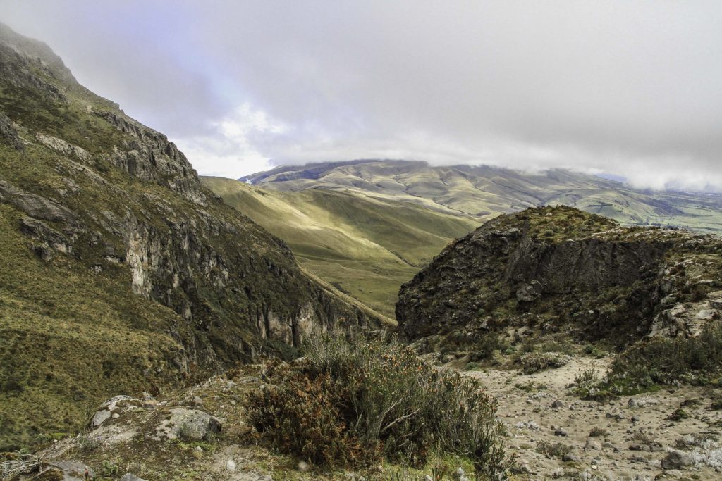 Landschaft am Berg Illiniza in Ecuador, Akklimatisierung für die Besteigung des Cotopaxi