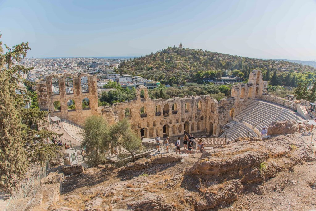 Odeon des Herodes Atticus, Theater auf der Akropolis