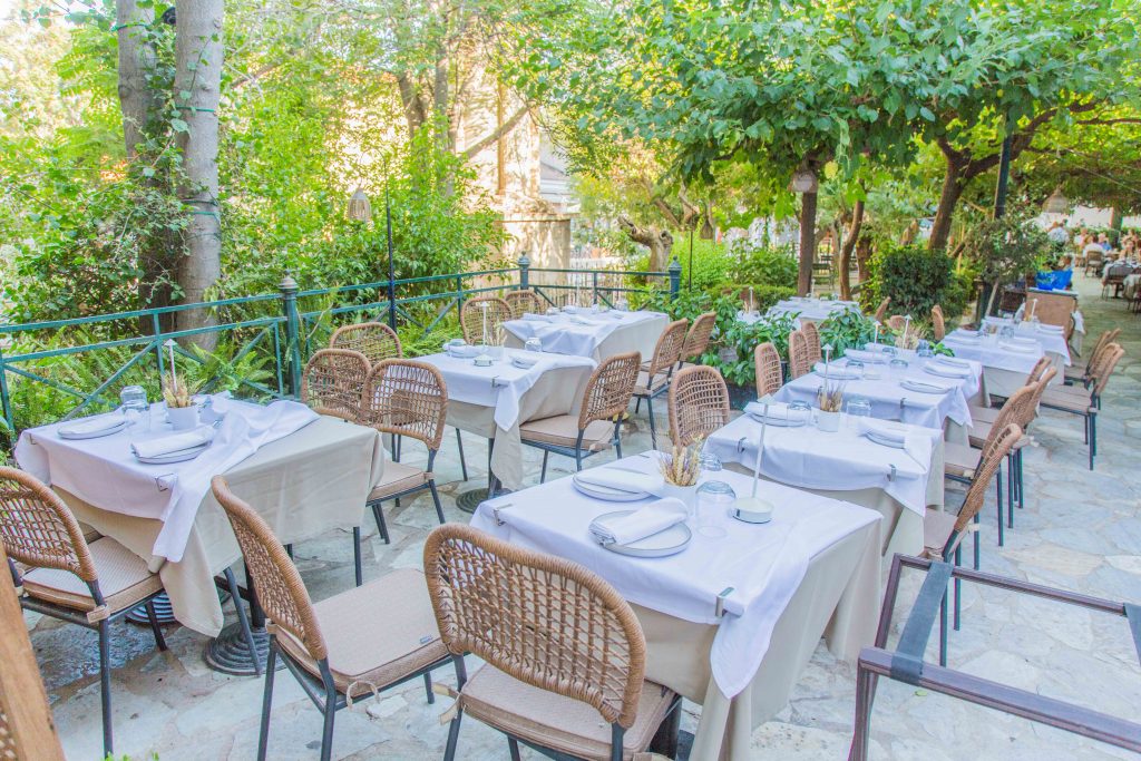 Gemütliches Restaurant in Plaka, Athen
